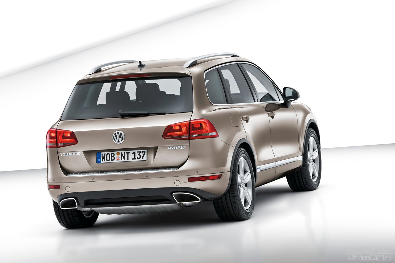 2011_vw_touareg_2.jpg