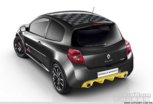 Clio_RS_RB7_03.jpg