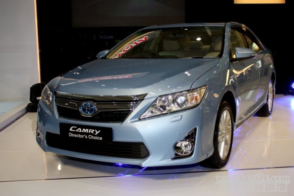 Toyota_Camry_01.jpg