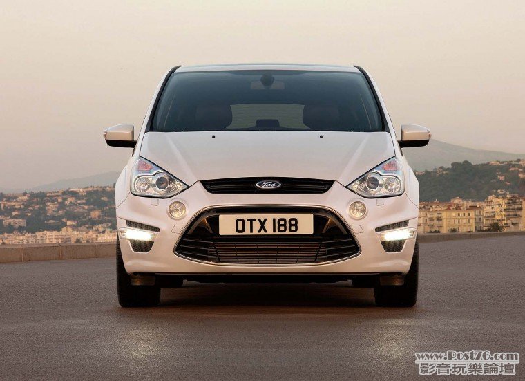 Ford_S_Max_00.jpg