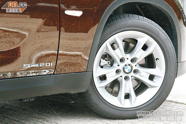 BMW _X1 sDrive20iA_09.jpg