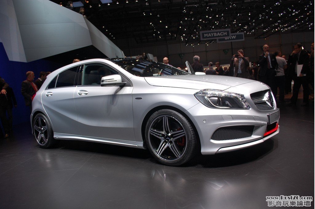 2013_Mercedes_Benz_A_Class_02.jpg