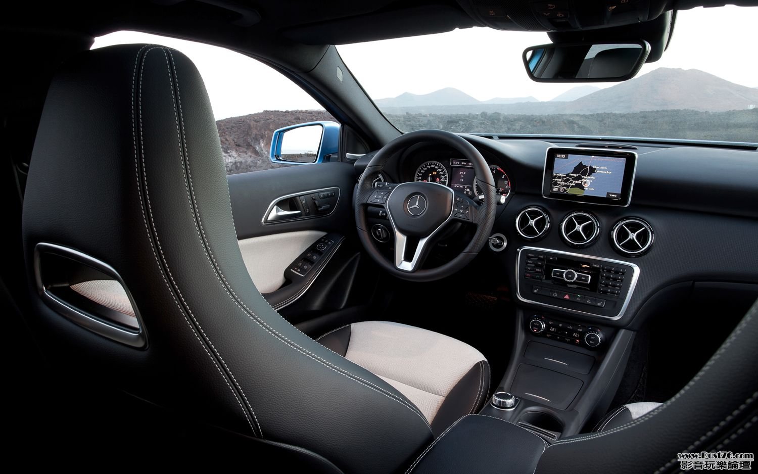 2013_Mercedes_Benz_A_Class_07.jpg