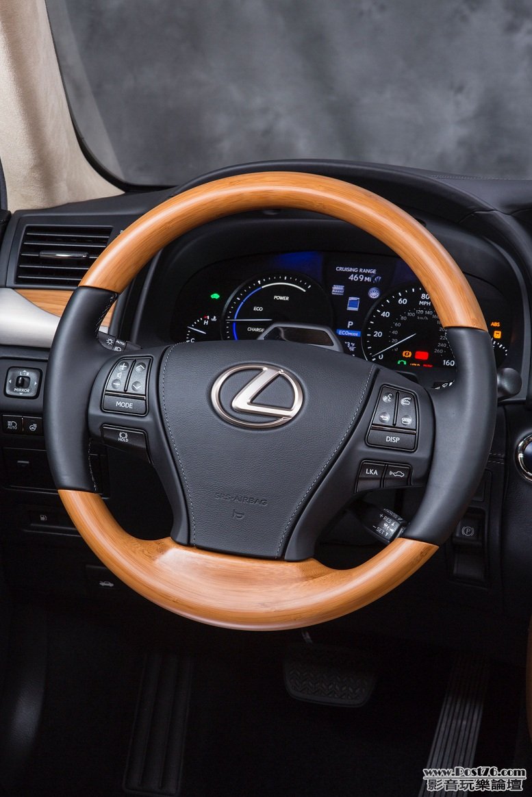 2013-lexus-ls-int-3_1035.jpg