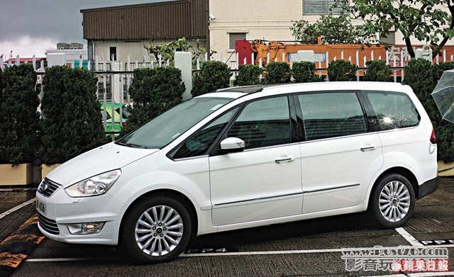 2012_Ford _Galaxy_09.jpg