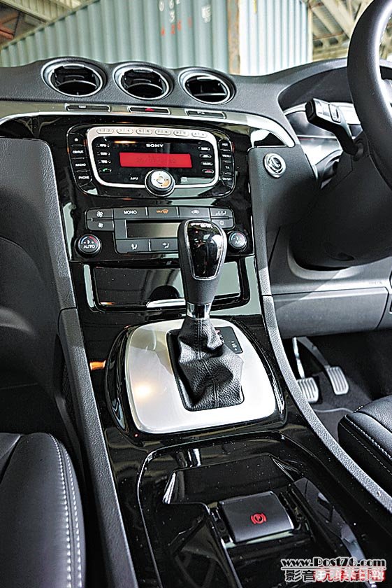 2012_Ford _Galaxy_03.jpg