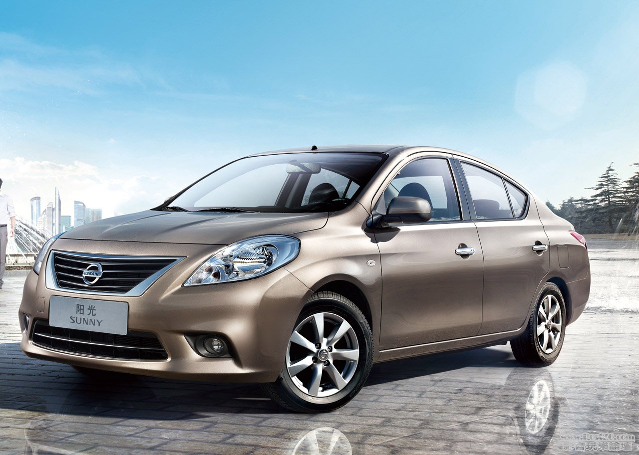 2012_Nissan_Sunny_01.jpg