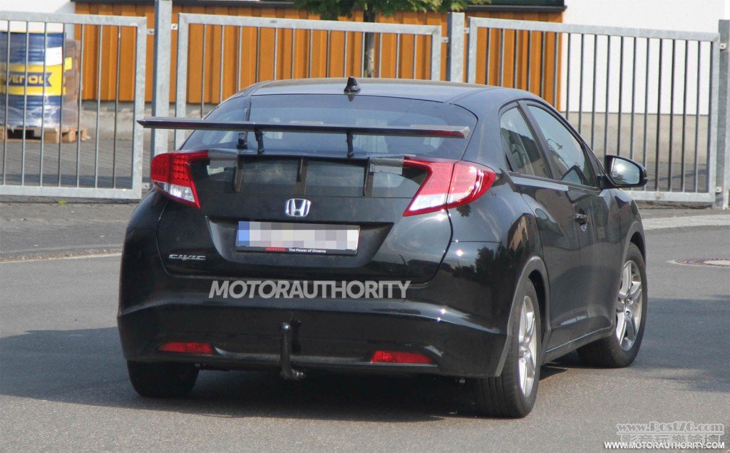 2013_Honda_Civic_Type_R_08.jpg