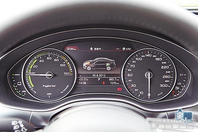 2012_Audi_A6_Hybrid_04.jpg