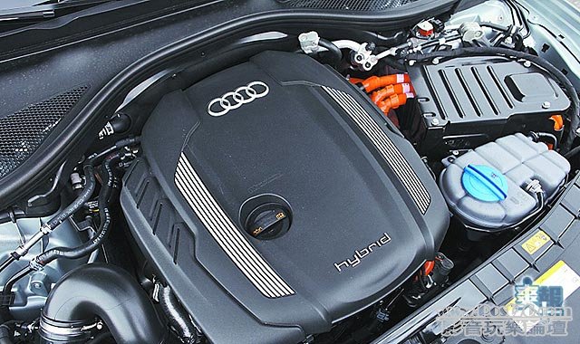 2012_Audi_A6_Hybrid_10.jpg