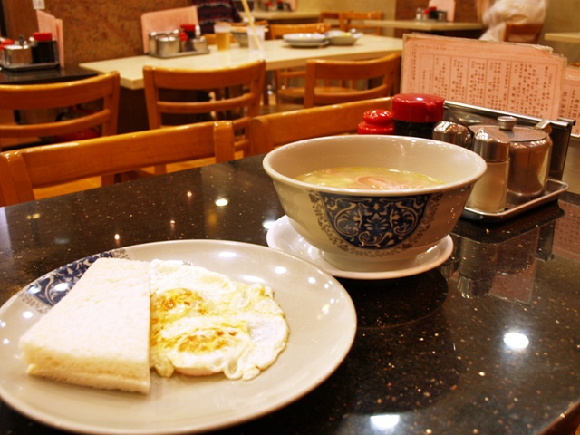 Breakfast Tour 046.jpg