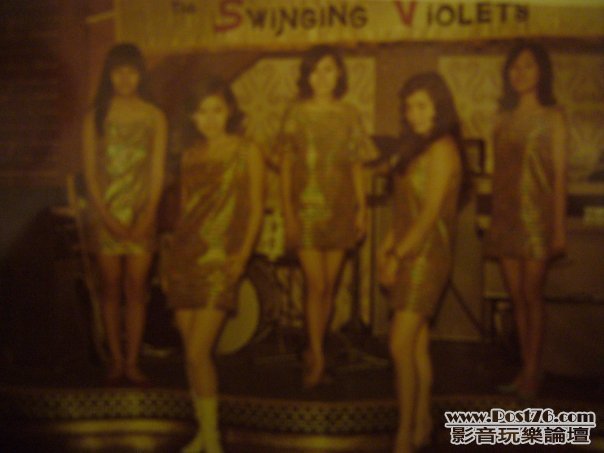 THE SWINGING VIOLETS GIRLS POP GROUP.IN 1968.jpg
