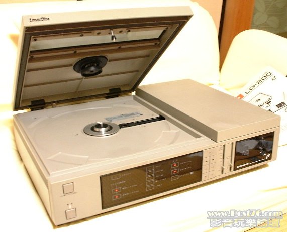 pioneer_ld-200.jpg