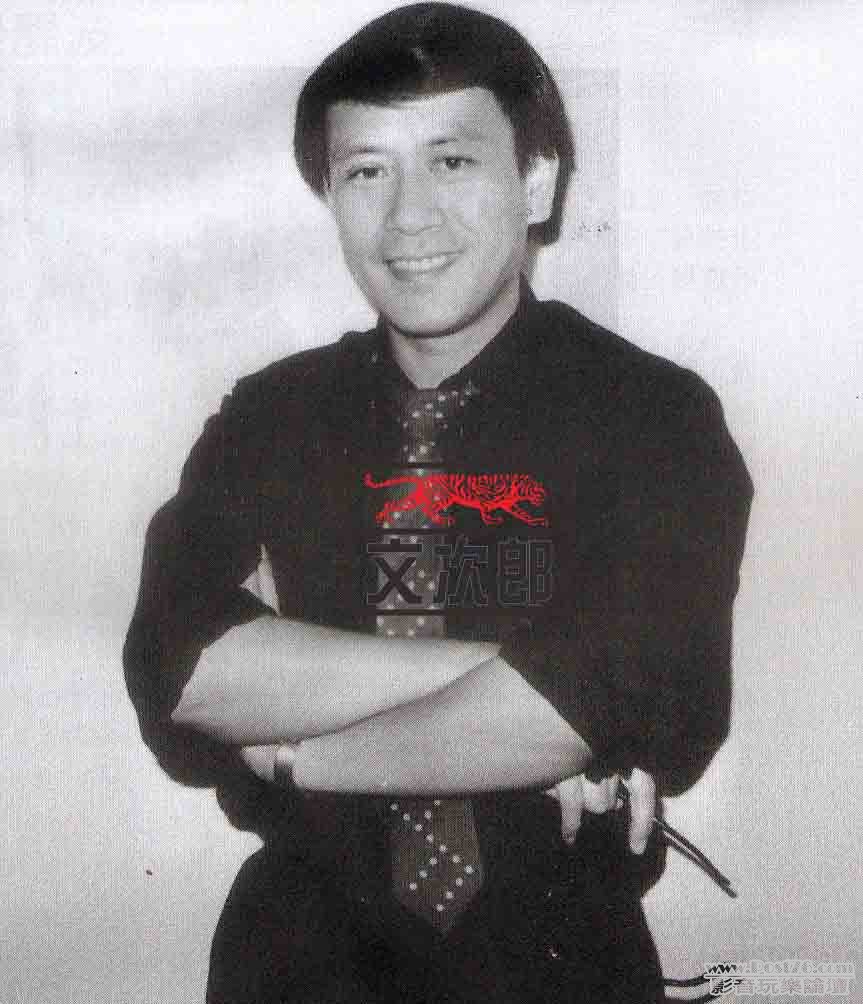 羅文.jpg