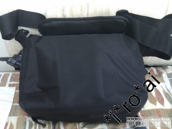 crumpler6-small-2.jpg