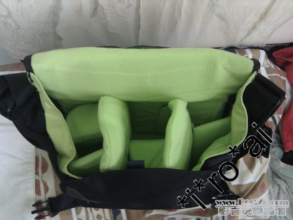 crumpler6-small-3.jpg