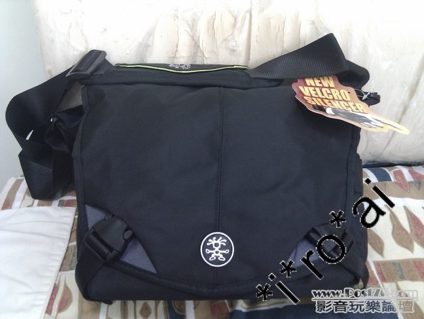 crumpler6-small-1.jpg