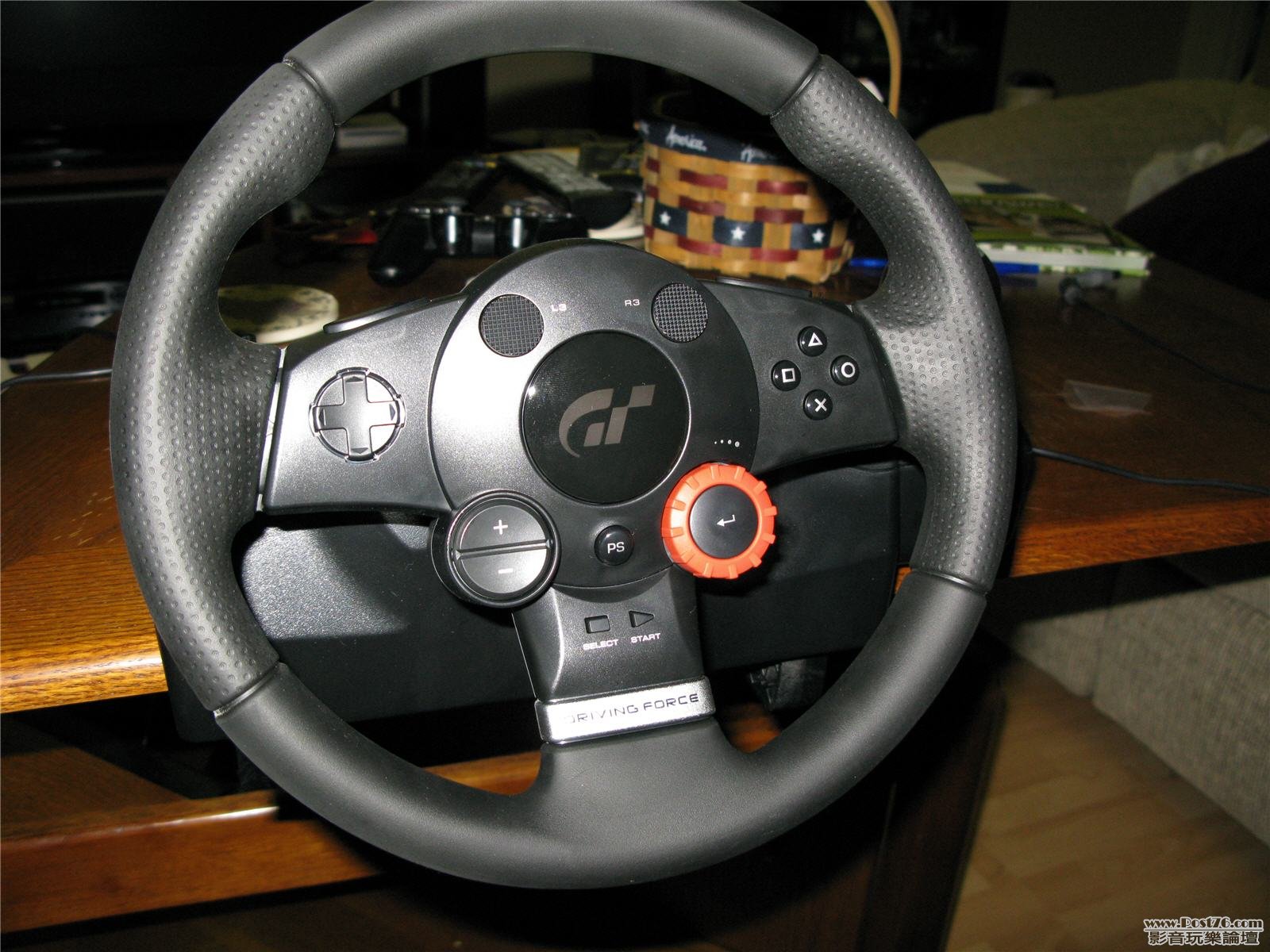 logitech-driving-force-gt-ps3-wheel-front.jpg