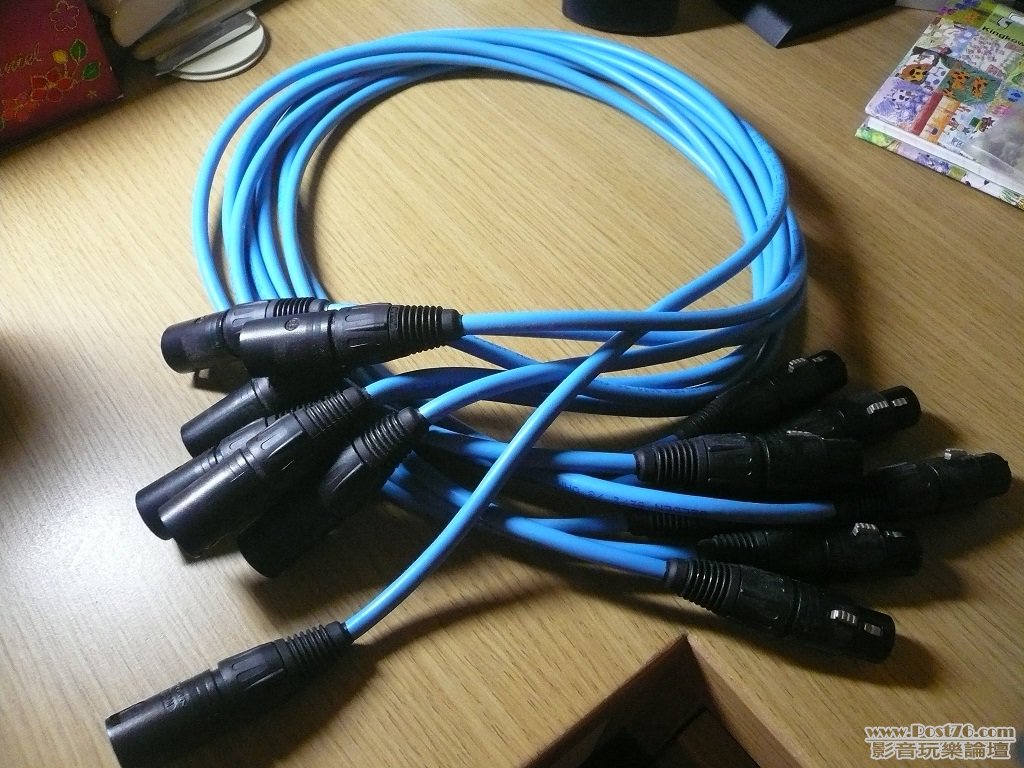 XLR > XLR