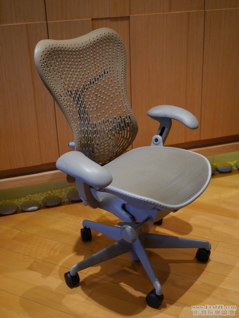 Aeron 02-2.jpg