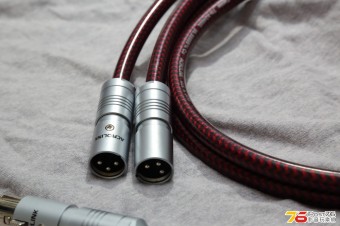 AcroLink_Cable_04