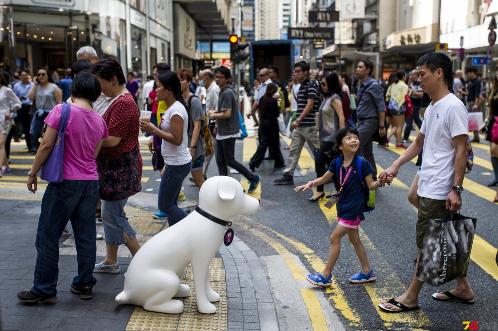 HMV's mascot Nipper in Hong Kong 2014