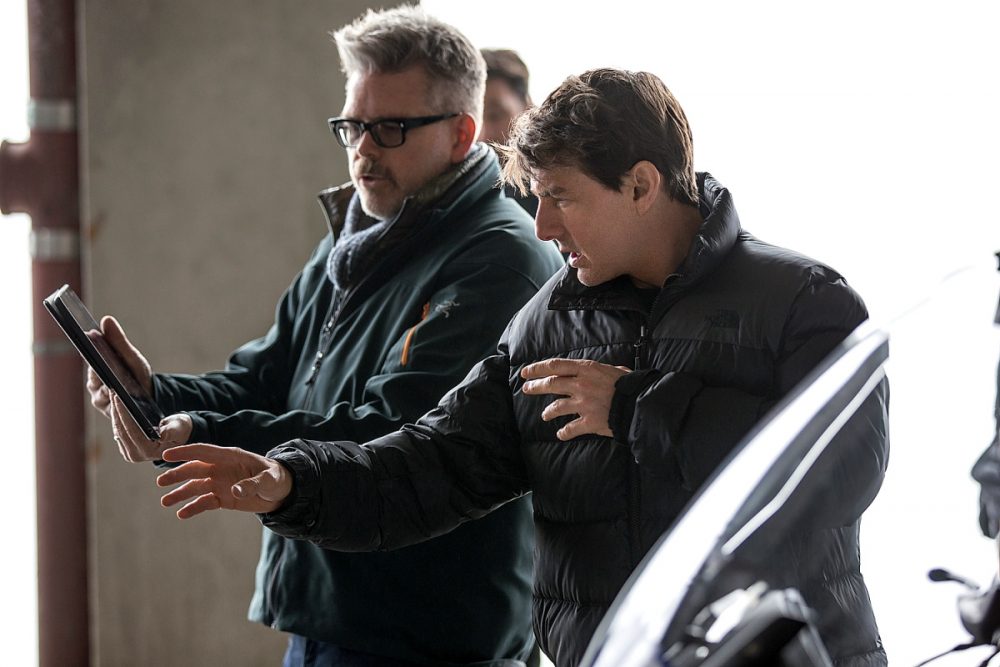 由 Tom Cruise 領軍的《壯志凌雲2》（Top Gun: Maverick）雖要等到明年 6 月先有得睇，但 Tom Cruise 及其成名系列《職業特工隊》仍是外國傳媒恆常用作專題報道的重要素材。就在最近一篇外國媒體專題中，曾參與該系列製作的人員提及 2011 年的《職業特工隊  鬼影約章》（職4）最初定案為 Tom Cruise 「交棒」一章。原定計劃是由 Tom Cruise 飾演的前綫特工 Ethan Hunt 經歷過《鬼影約章》一役後，成功繼任 IMF（Impossible Mission Force）的局長一職，然後將焦點轉移到其他前綫新角色身上，以單元劇方式後續整個系列。