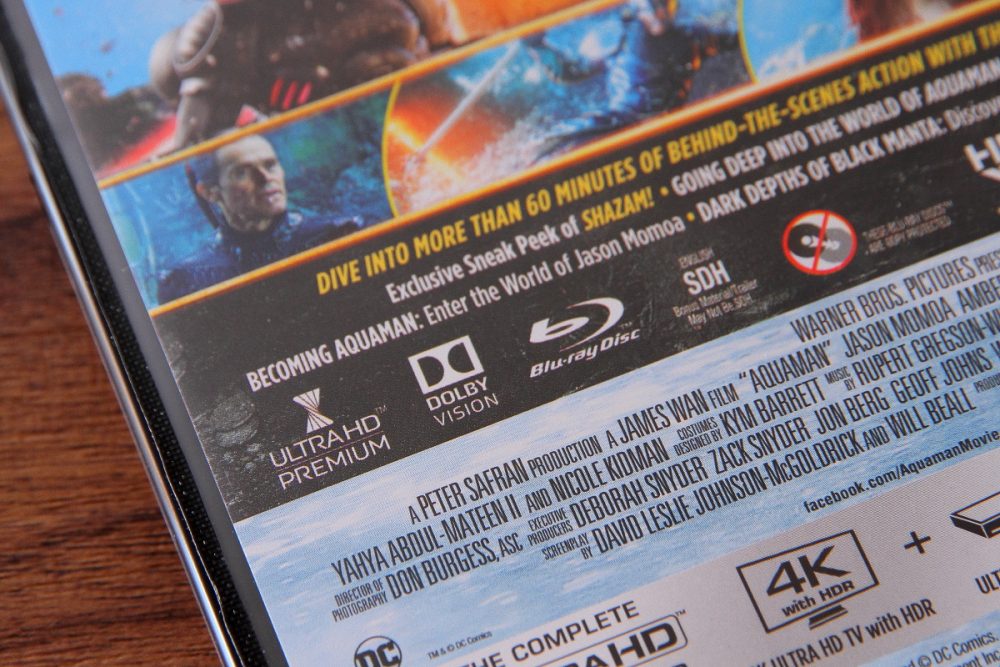聖誕檔上映的《水行俠》是 DC Comic 在 2018 年唯一作品，也是年度重頭作。而此作最終回響亦不負衆望，在票房口碑方面贏得雙收。至於此片最近就推出 4K 及各大藍光影碟版本，搭載了原生 Dolby Atmos 及 Dolby Vision 規格之餘，畫面更收錄了只限 IMAX 影院上映的獨家全熒幕畫幅版，令此套以原生真 4K 後製作品更傳神像真。