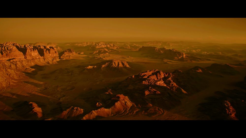回顧過去幾年的 4K 藍光影碟育成史，早於 2015 上映，以强橫畫質見稱的《火星任務》必定榜上有名。然而此片在 2016 年首首次推出時並沒有推出過任何附設中文字幕的版本，對華語地區的電影收藏玩家而言絕對是一個大遺憾。然而《火星任務》最近就「低調」地加推附帶粵語風格中文字幕的 4K 版藍光影碟，畫質與當年所見一樣出色，均屬優質示範級素材。值得强調是此片當時被影評人激讚為電影史上其中一套最忠於真實科學理念的電影，與過去近半世紀「離地式」大作有著鮮明對比，十分值得大家再次深究回味。